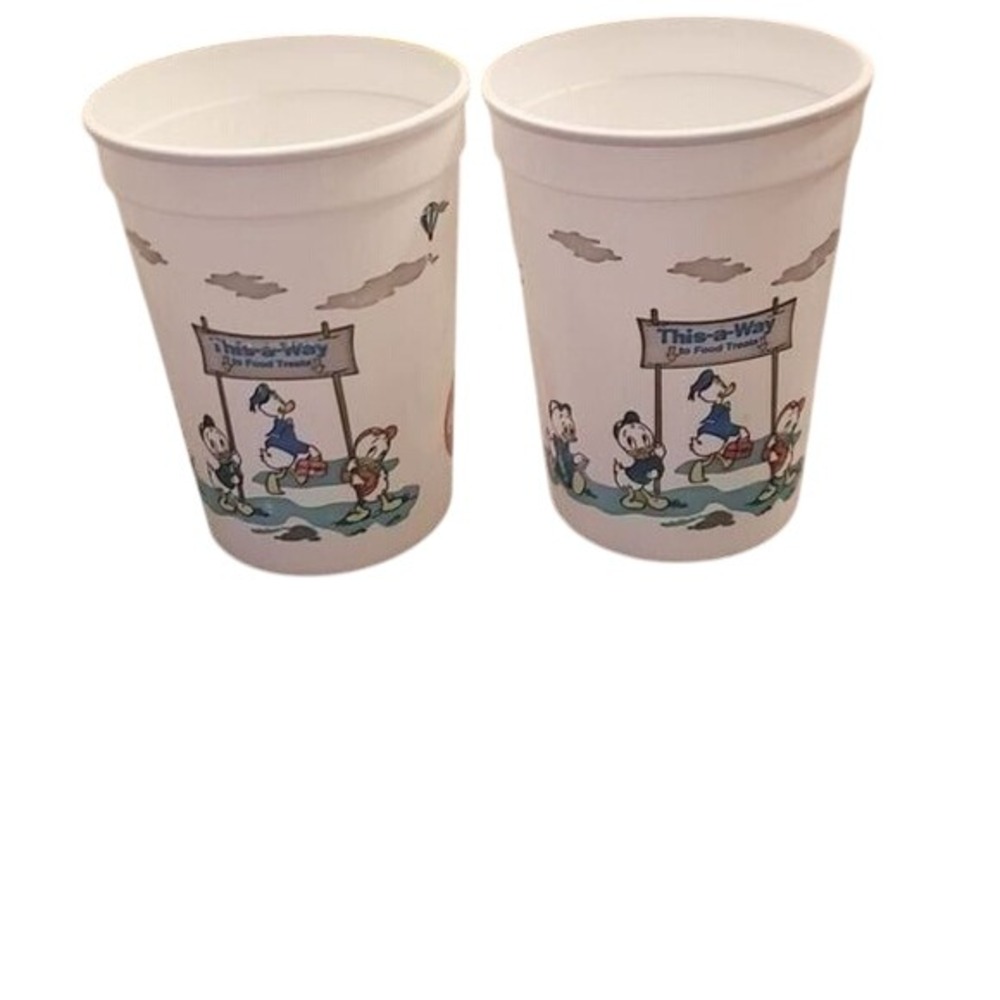 Disney Vintage Coca-Cola Donald Duck Plastic Cups‎